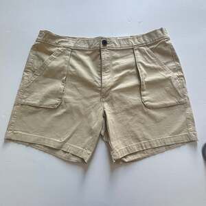 St. John's Bay Men's Hiking Cargo Shorts in Pale Khaki 42